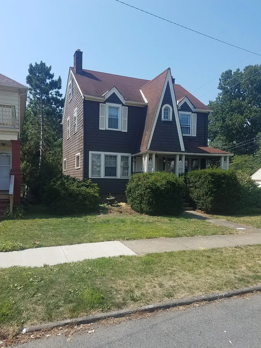 Photo 1 of 19 - 4704 E 93rd St - Garfield Heights, OH Primary Photo - 4704 E 93rd St