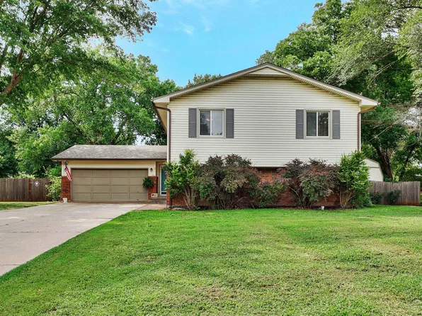 6 Lake Dr, Mulvane, KS 67110