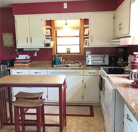 4th image of 1044 Lakeview Dr