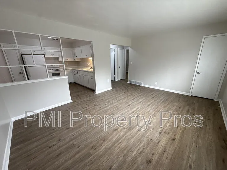 7701 W Hampton Ave #4 — Photo 1