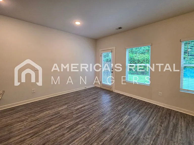 680 The Heights Ln — Photo 23