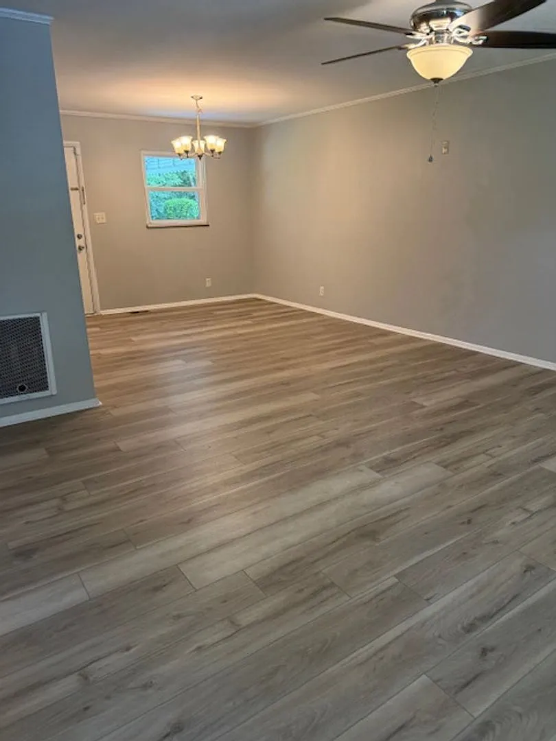 Rockford 37853 - 3 bedroom, 1. — Photo 2