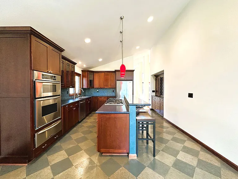 1413 Magnolia Ave — Photo 7