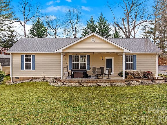 3rd image of 60 Maple Ridge Dr