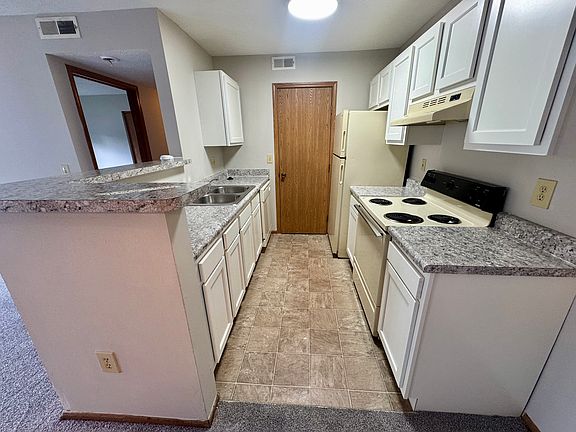 2nd image of 5647 Wellington Woods Blvd