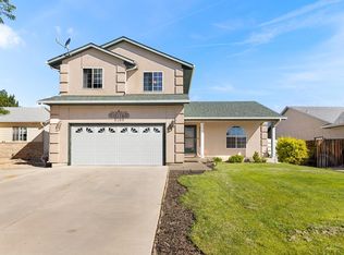 5105 Manor Ridge Dr, Pueblo, CO 81005