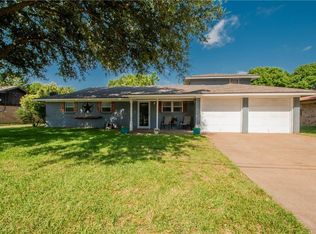 1224 Wade Hampton St, Benbrook, TX 76126