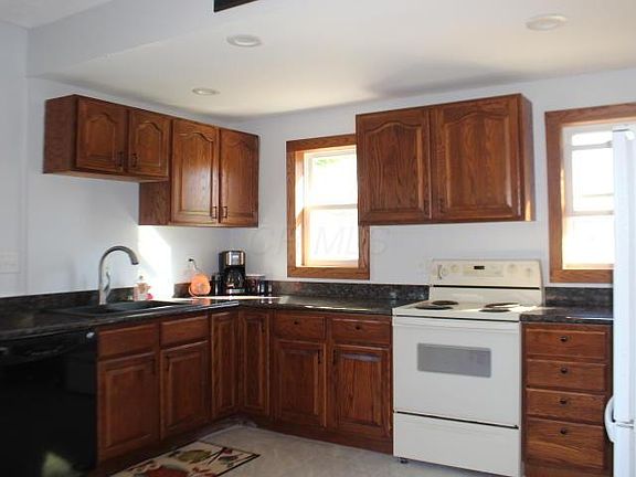 2nd image of 2518 Wall St