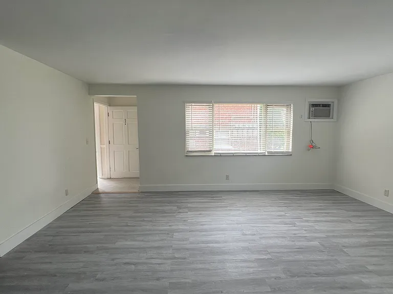 444 Stanley Ave #1 — Photo 7