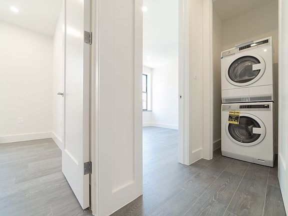 4th image of 11920 Union Tpke APT 4D1