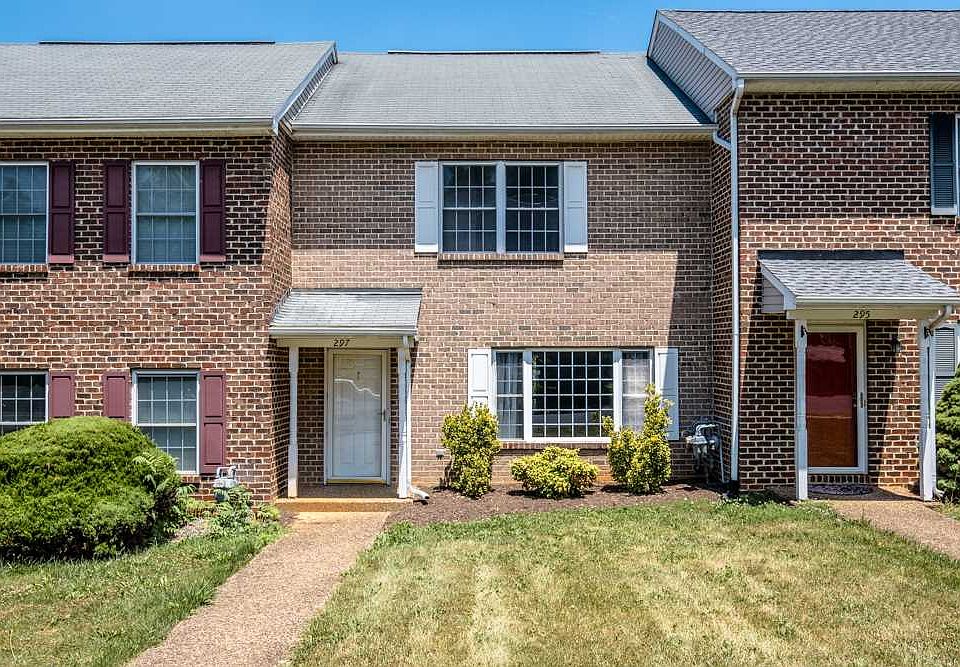1st image of 297 Emerald Dr