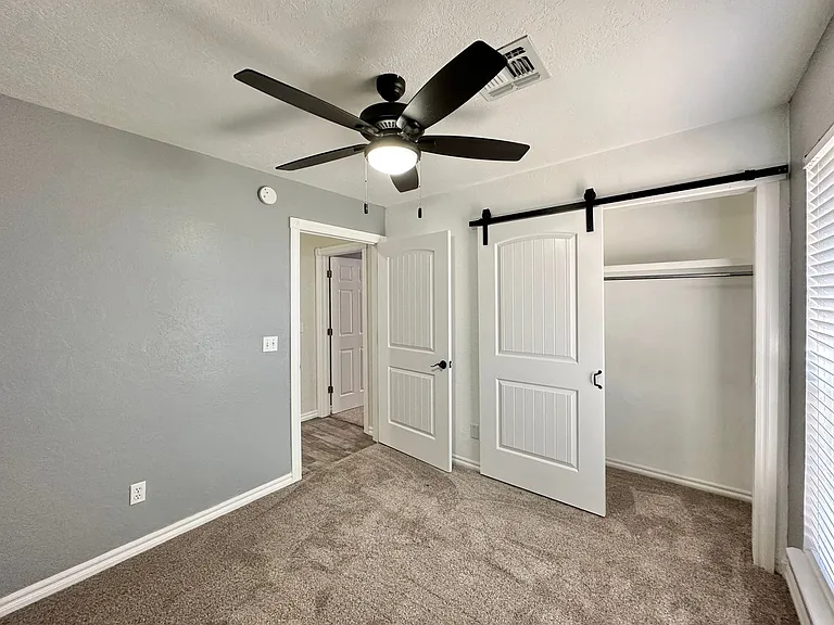 27 NW Havenshire Cir — Photo 35