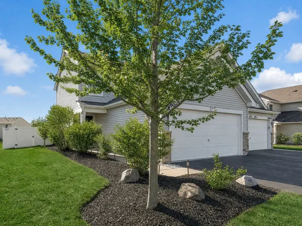 600 Vine St, Hampshire, IL 60140
