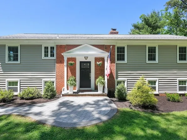 13 Hunters Trl, Warren Twp., NJ 07059