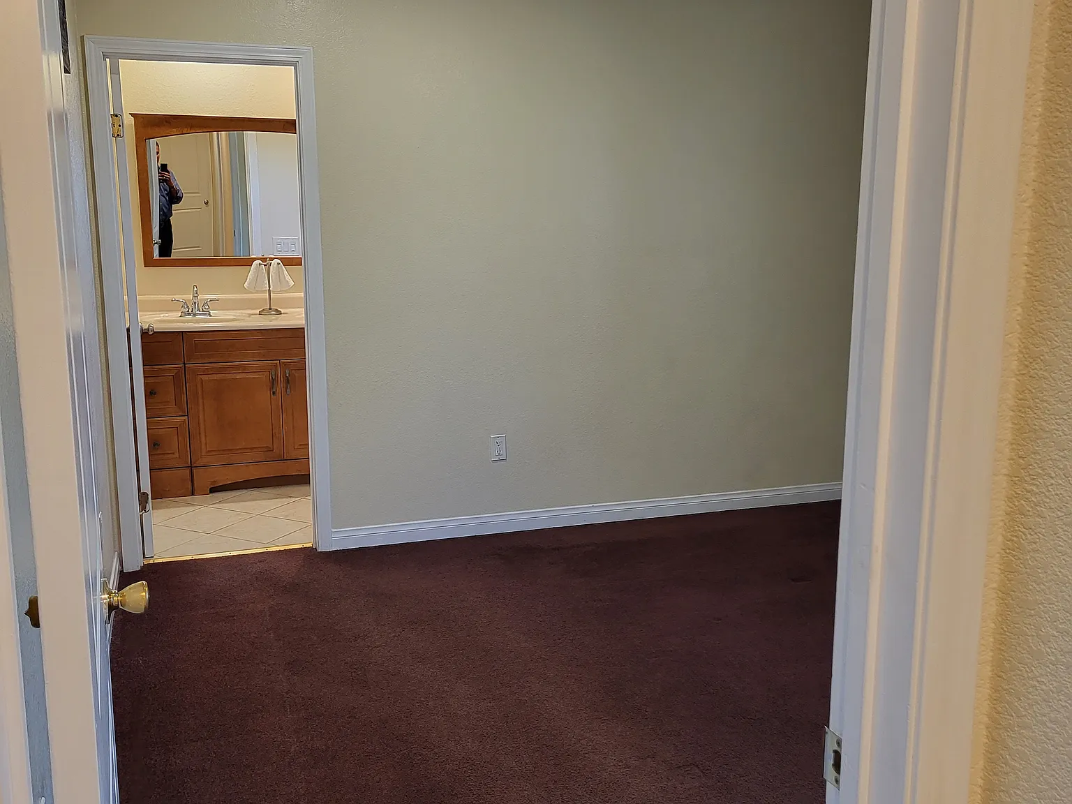 4 bed, 2118 sqft, $1,350 — Photo 4