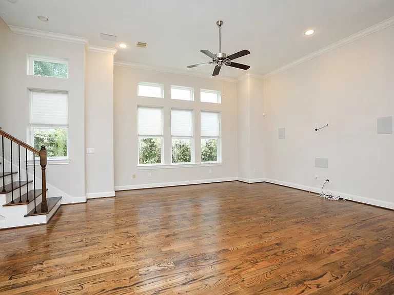 2212 Stuart St — Photo 11