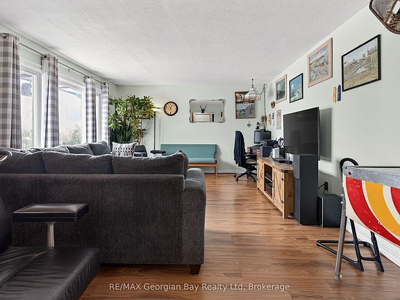 3rd image of 480 Broderick St