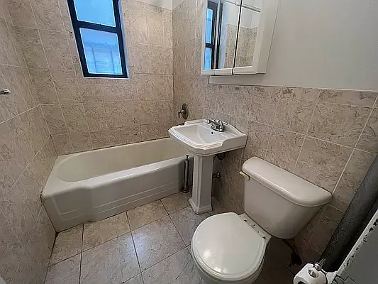 Rented by Voro New York | media 10