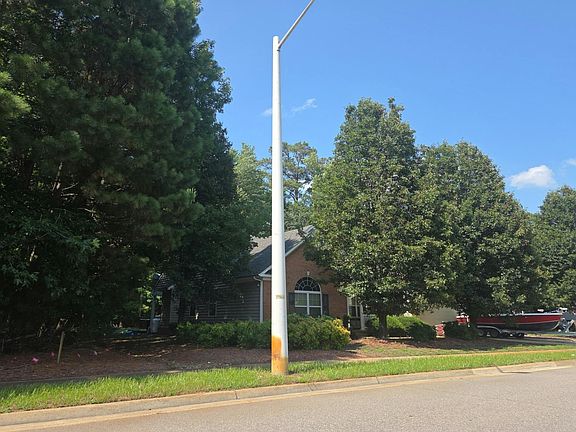3rd image of 3924 Grand Isle Dr