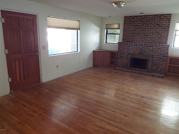 3rd image of 4102 E North St