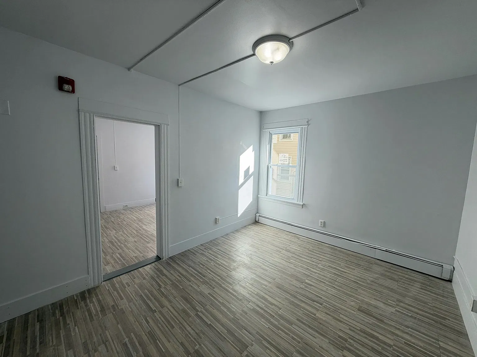 14 Lester Street - 1R — Photo 4