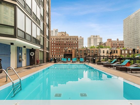 3rd image of 21 W Goethe St APT 5F
