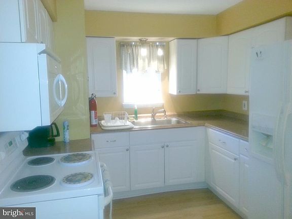 4th image of 35 Carteret Ave Unit D-4