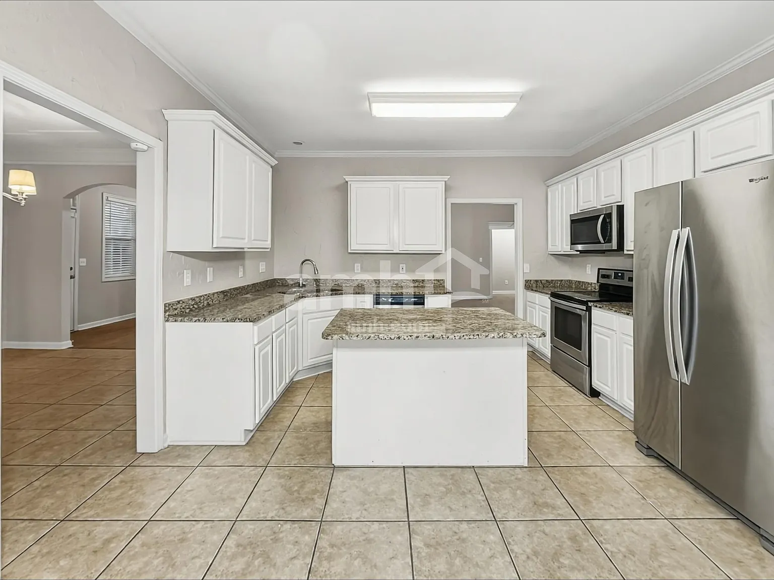 3 bed, 2.0 bath, 2172 sqft, $2,295 — Photo 4