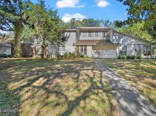 5931 Saxony Woods Ln, Jacksonville, FL 32211