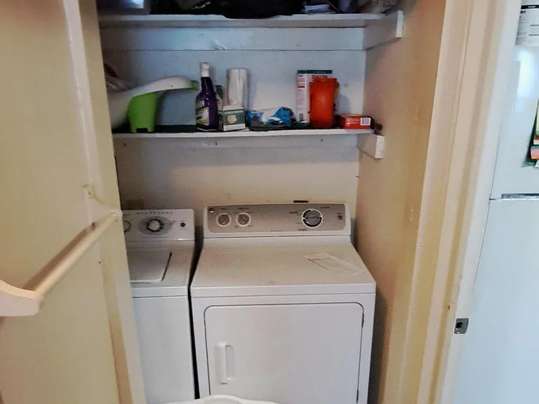 Indoor Washer/Dryer hookups