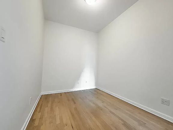 5th image of 209 W 102nd St APT 4A