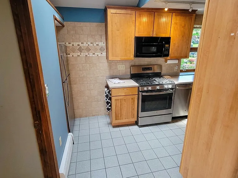 45 Breezy Hill Ter — Photo 22