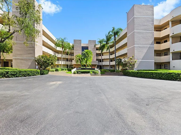 5851 Camino Del Sol #203 — Photo 33