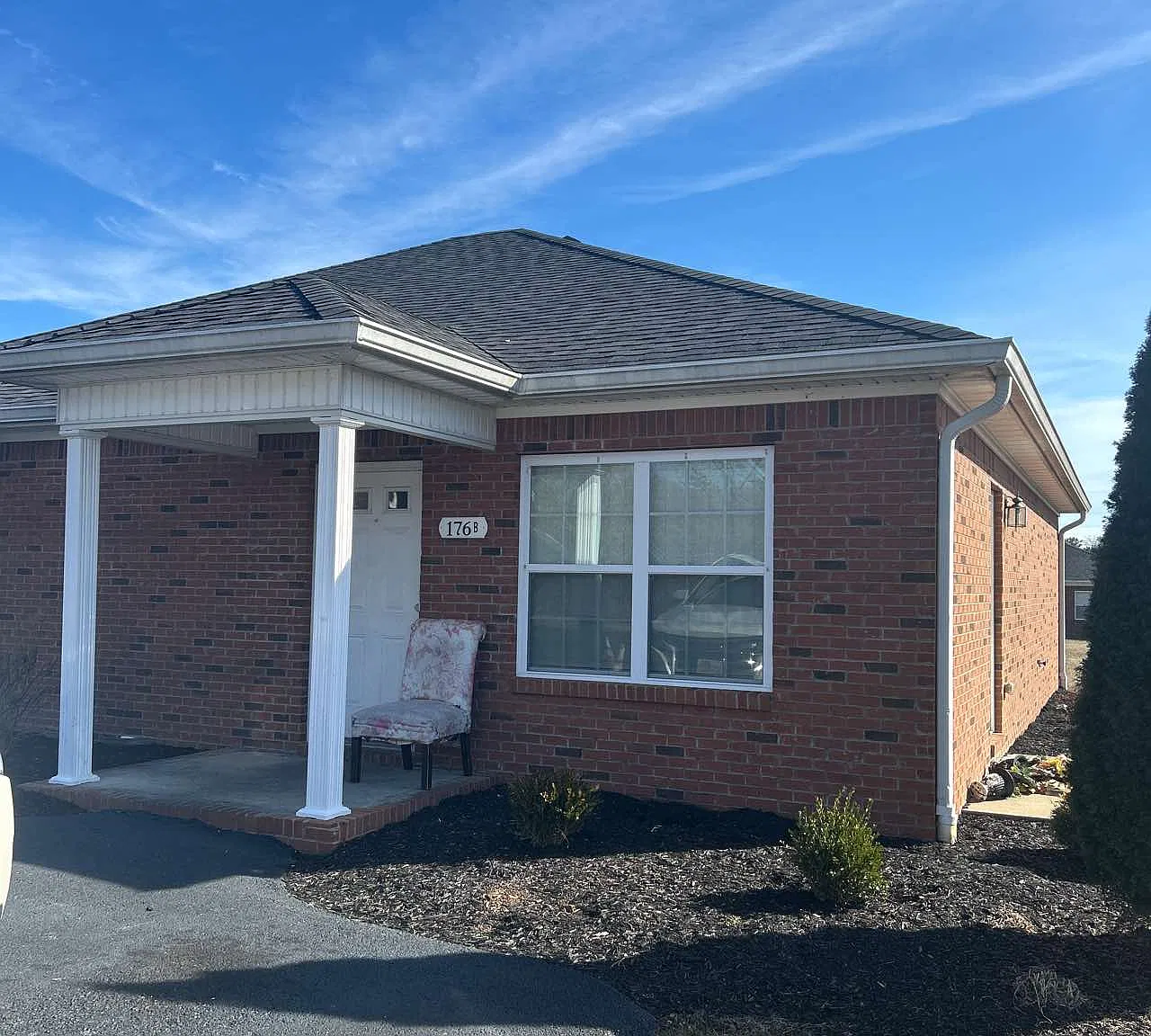 2 bed, 1000 sqft, $900 — Photo 1