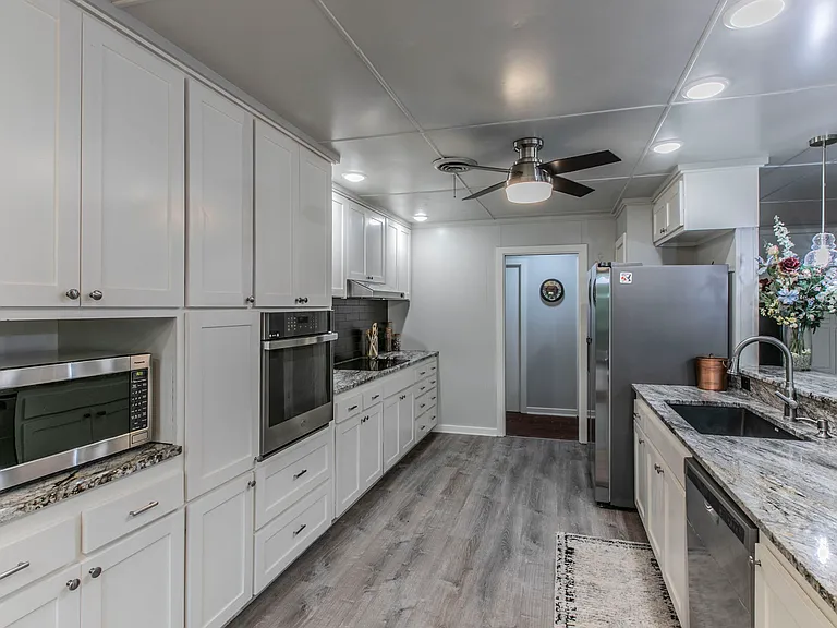2518 Marlandwood Rd — Photo 6