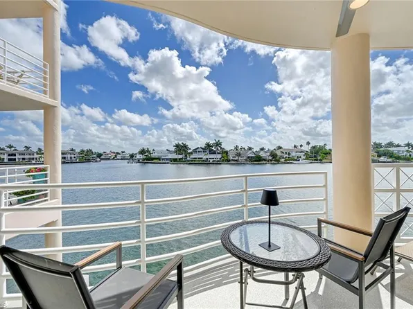 4530 Gulf Shore Blvd N #2-122, Naples, FL 34103