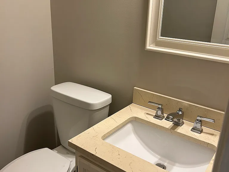 205 Stratford Rd #205 — Photo 7