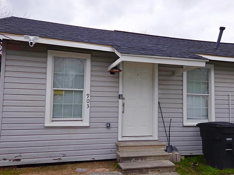 903 Wooding St — Photo 3