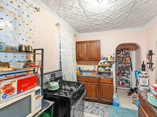 53-31 Woodside Avenue image 7 of 8