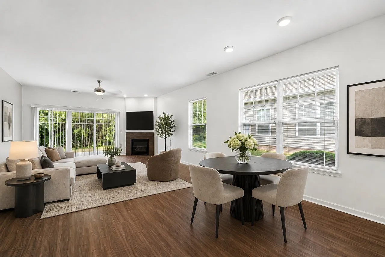 The Links at CenterPointe Townhomes — Photo 3