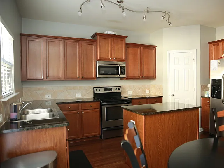 3054 Liberty Way NW — Photo 3