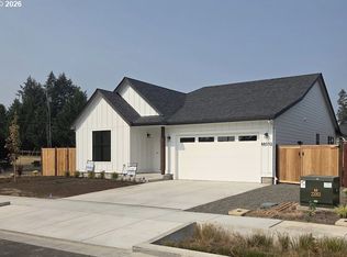 88092 Wymore Ln, Veneta, OR 97487