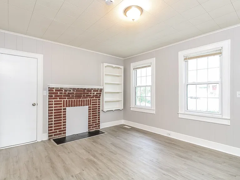 556792_017_living_room_12920657.jpg