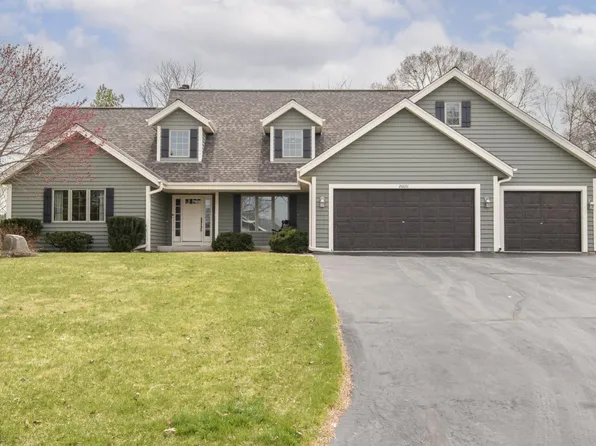 N29W26601 Peterson DRIVE, Pewaukee, WI 53072