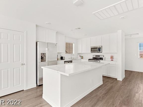 4th image of 124 Campbelltown Ave