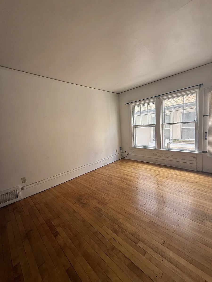 Building Photo - 622 Howard Pl #D