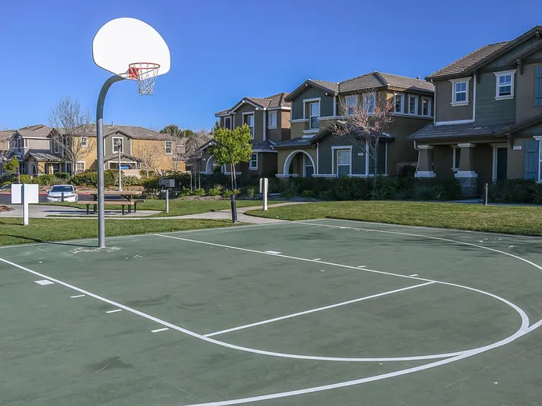 2559 Sparkling Water Ct — Photo 1