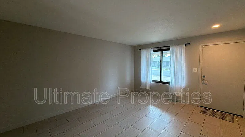 4 bed, 2.0 bath, 1201 sqft, $2,195 — Photo 2
