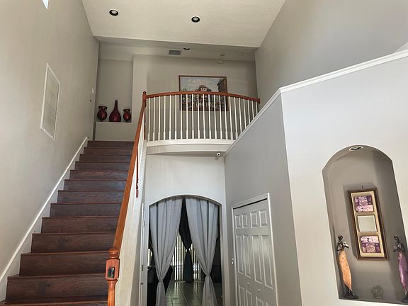 2nd image of 10535 Canary Isle Dr