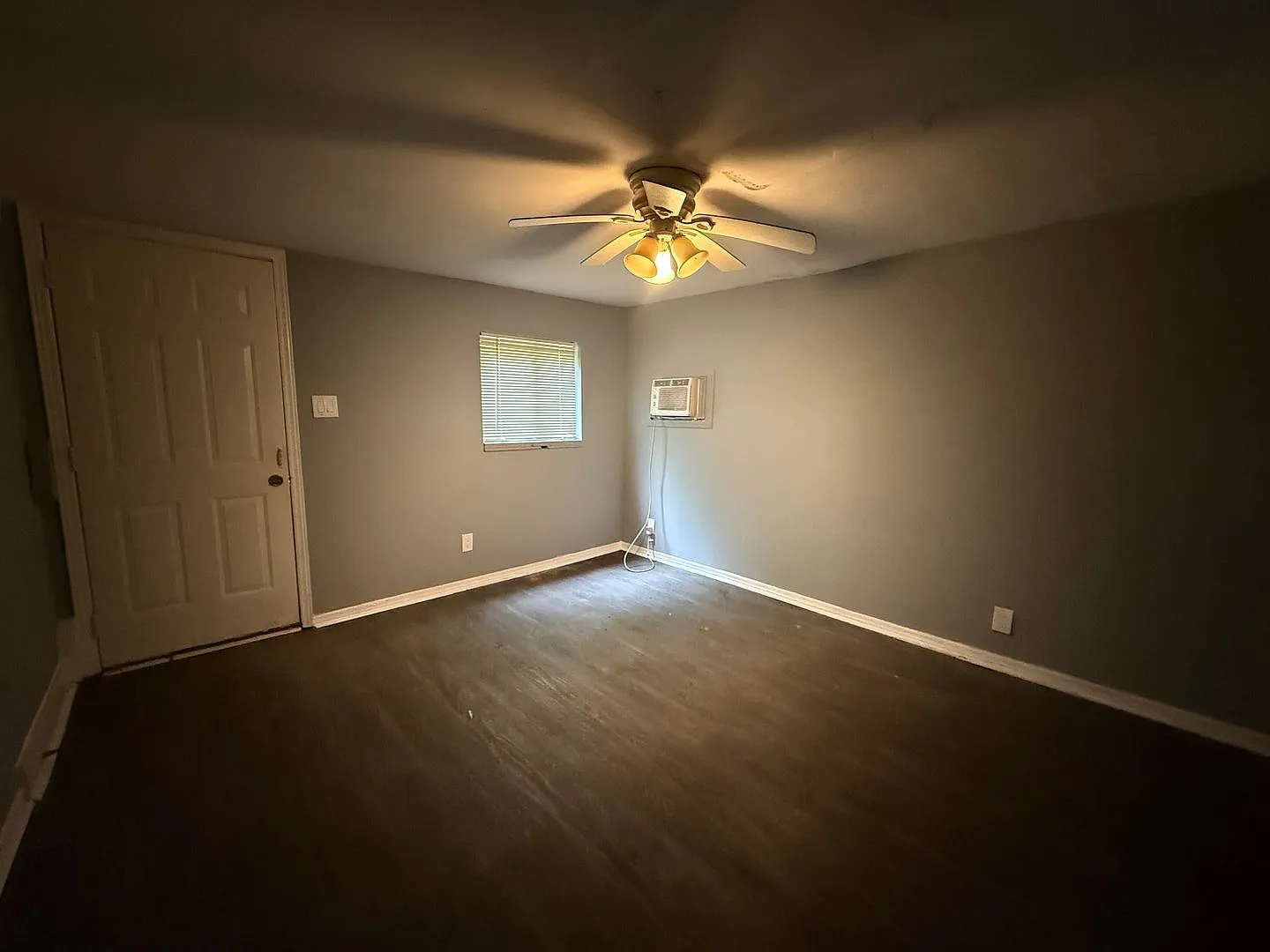 215 Smith Street — Photo 4